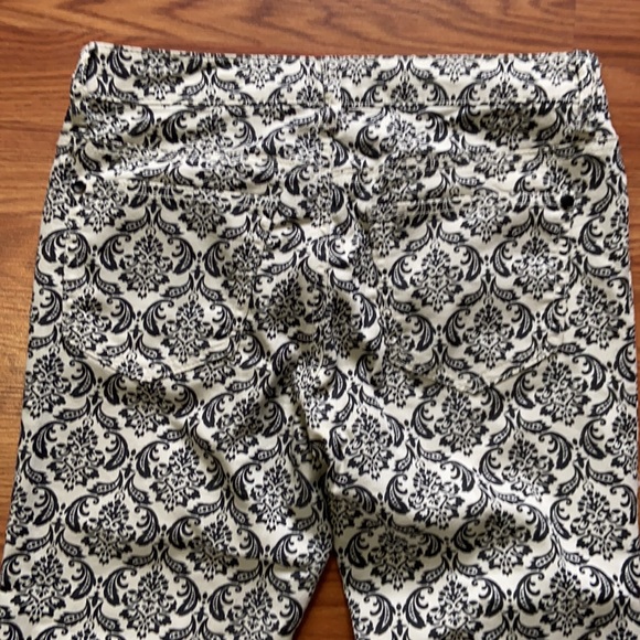 Forever 21 Premium Denim Damask Skinny Jeans - Picture 6 of 7